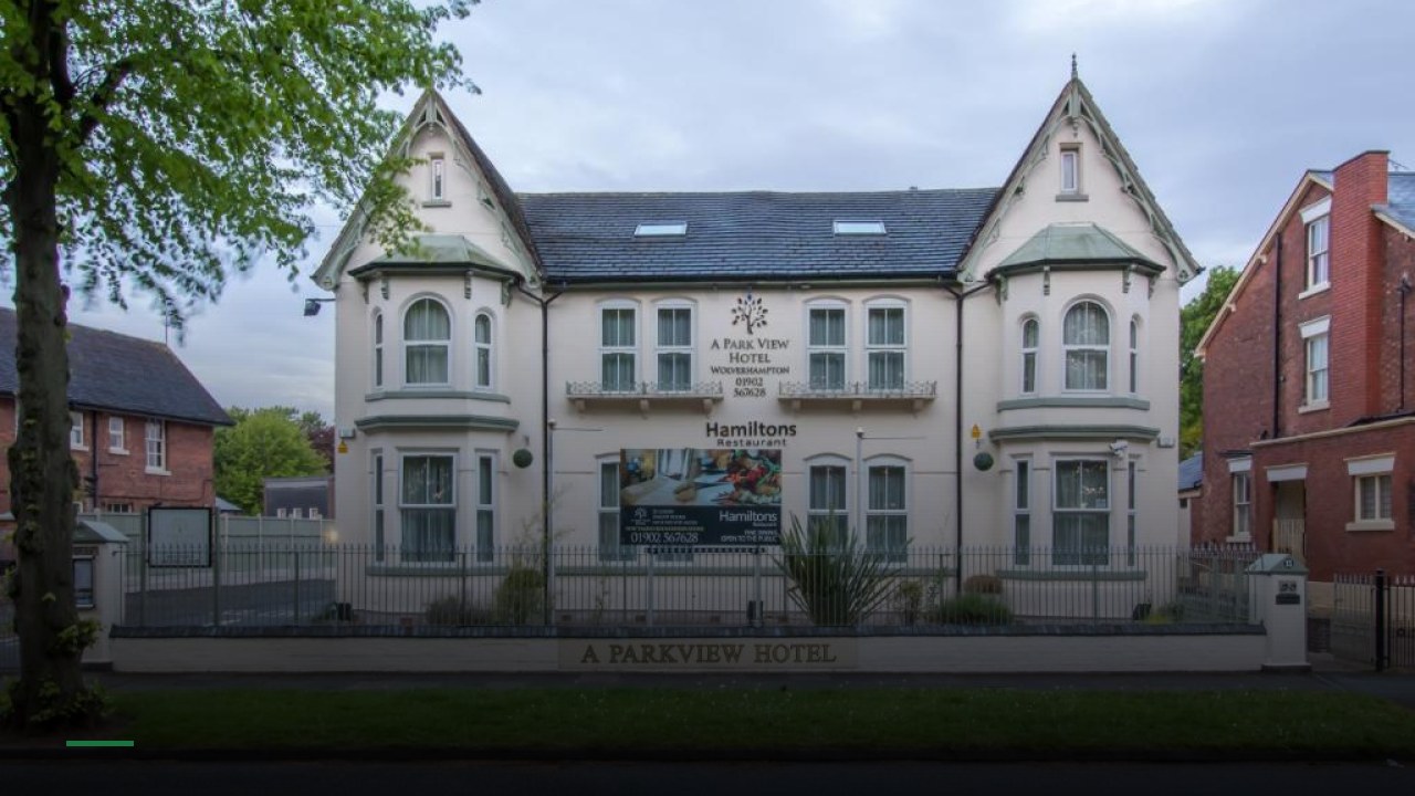 A Park View Hotel & Hamiltons Restaurant - Sports Bars in Wolverhampton