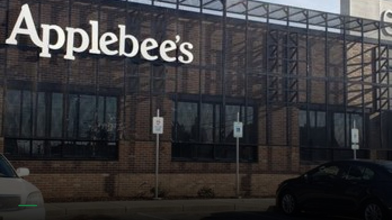 Applebee's Grill + Bar - Sports Bars in Milwaukee