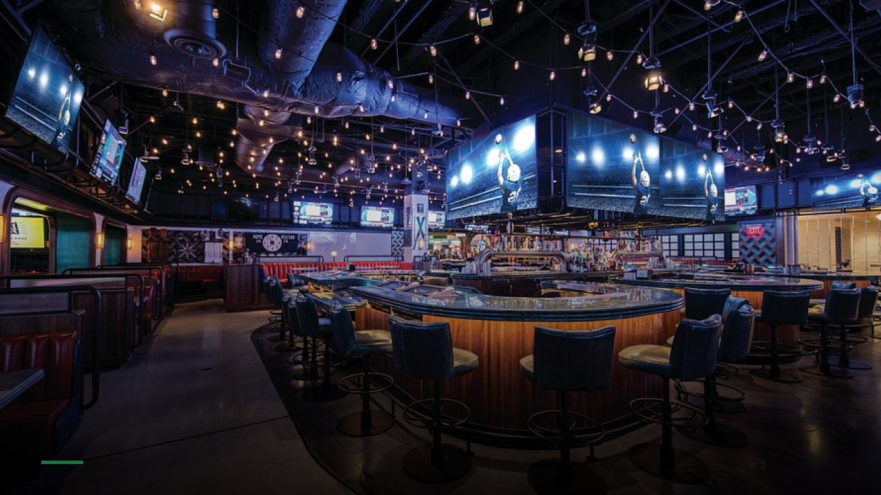BetMGM Sportsbook & Bar - Sports Bars in Las Vegas
