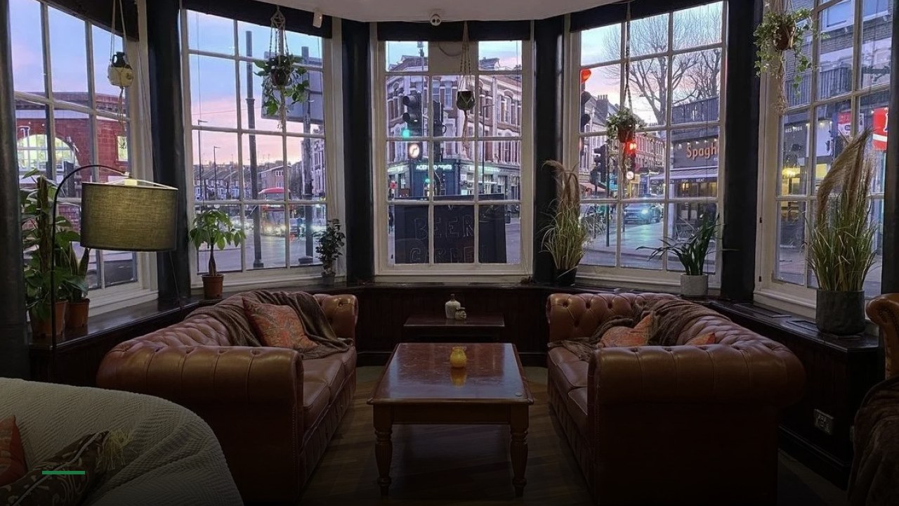 Boston Arms - Sports Bars in London