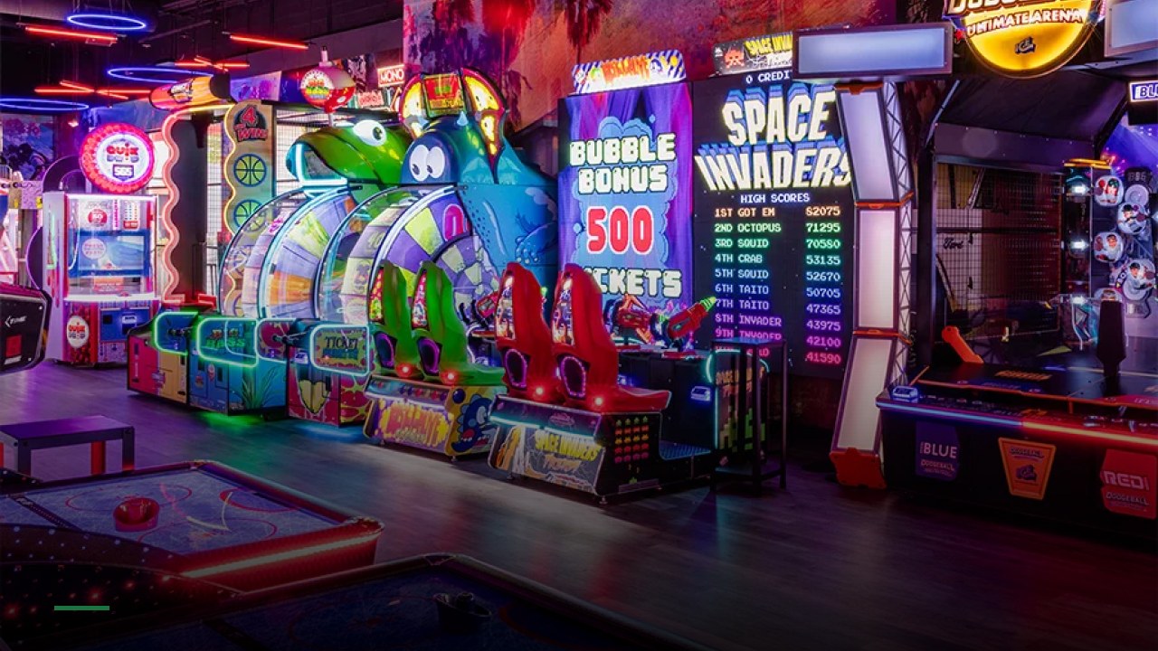 Bowlero Moreno Valley - Sports Bars in Riverside