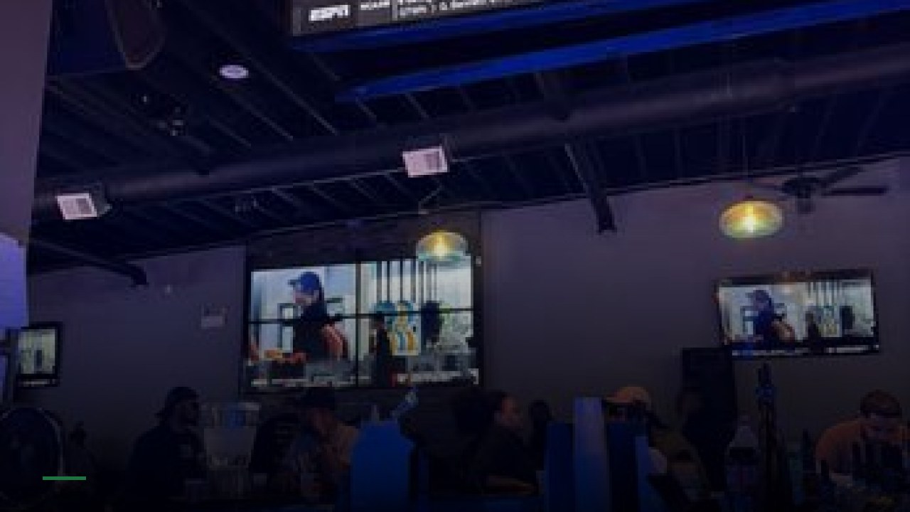 B'z Sports Bar & Grill - Sports Bars in Chicago