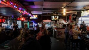 Cardinal Restaurant and Bar — Sports bars in Minneapolis