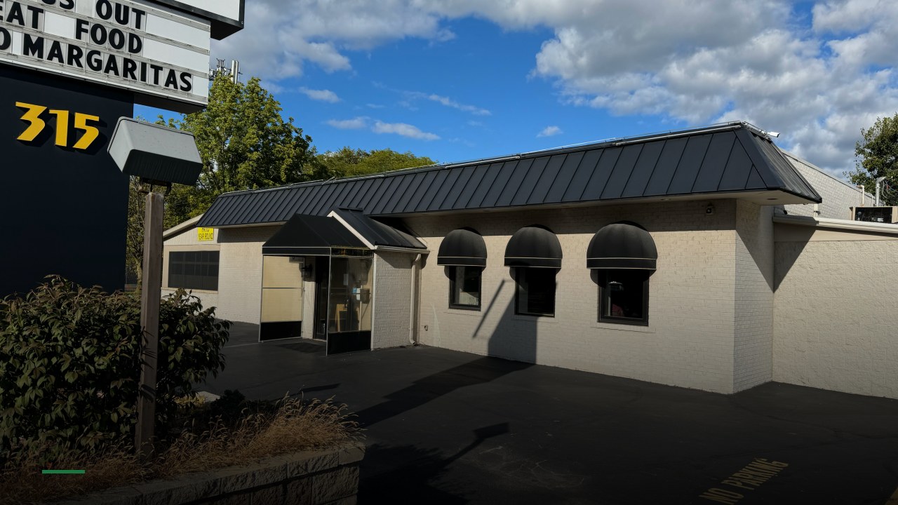 City Hall Grille & Drinks - Sports Bars in Toledo