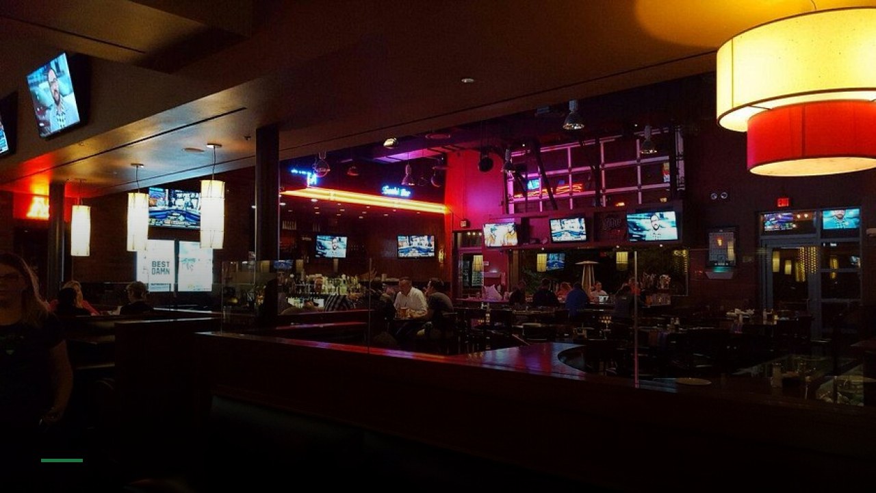 Courtside Grille - Sports Bars in St. Petersburg