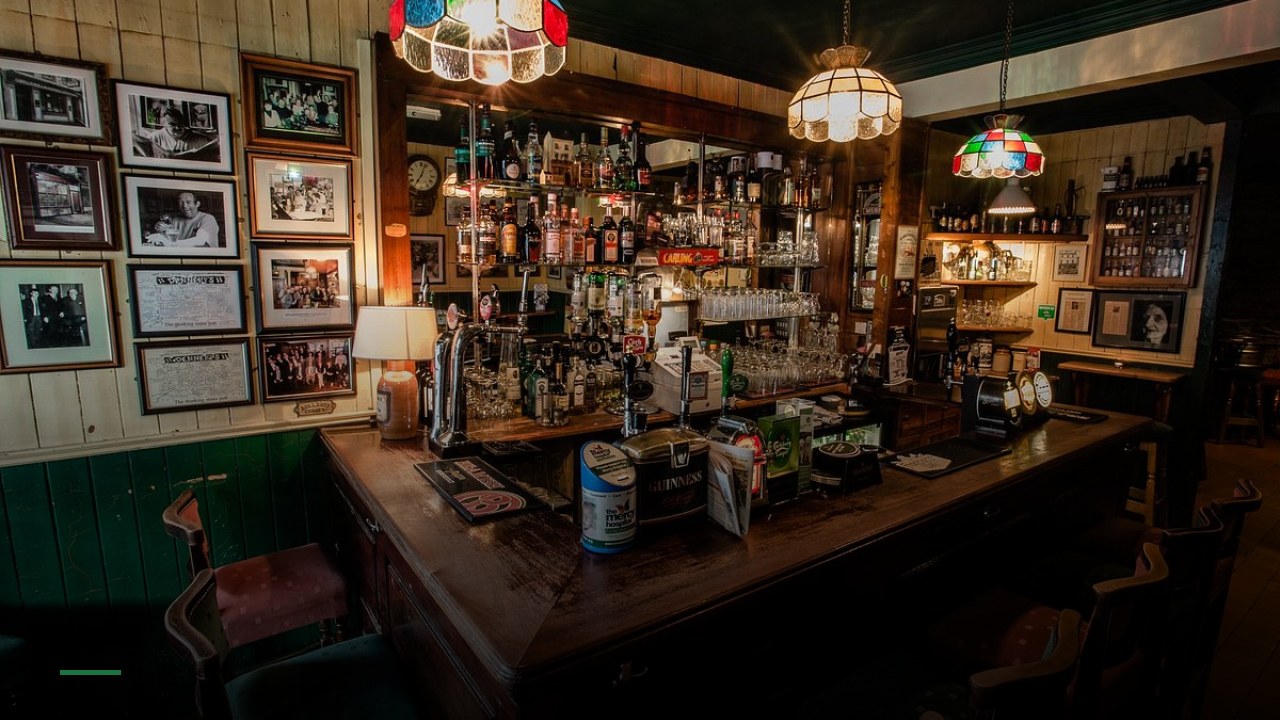 Dennehy's Bar - Sports Bars in Cork