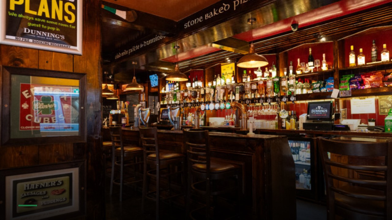 Dunnings Bar - Sports Bars in Watford