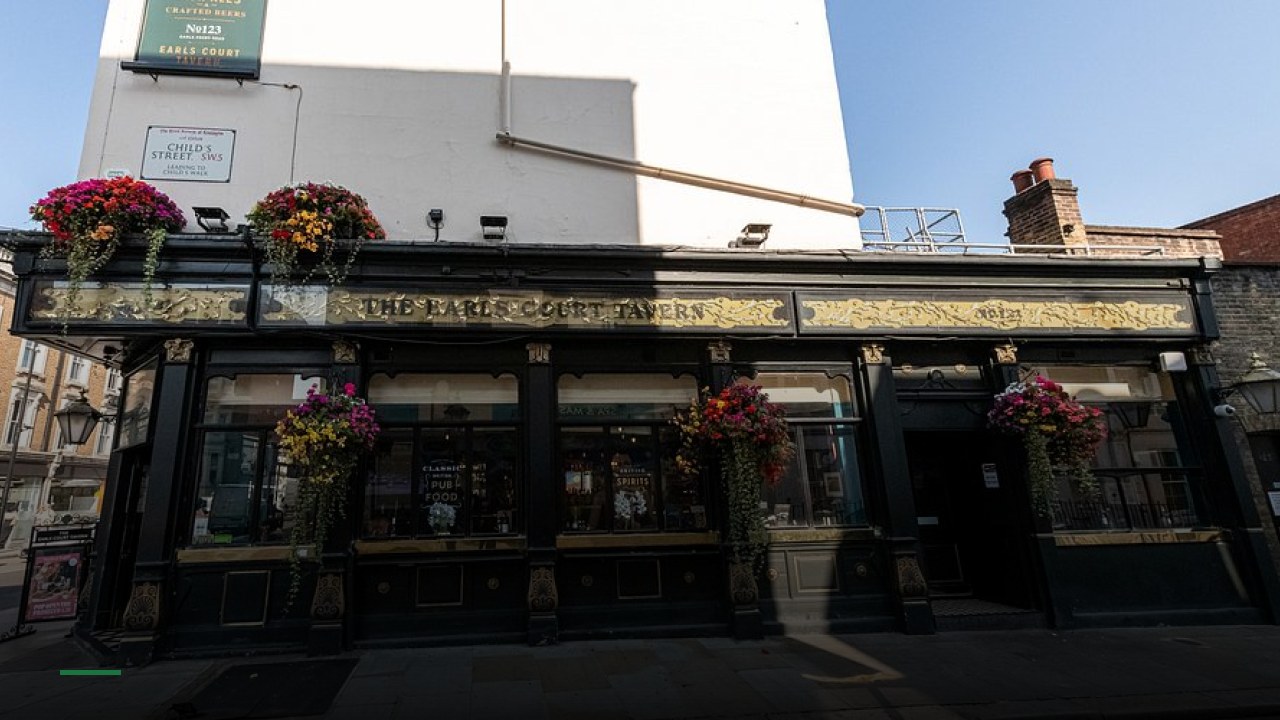 Earls Court Tavern - Sports Bars in Crawley