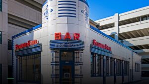 Elwood Bar & Grill — Sports bars in Detroit