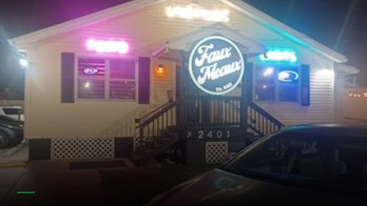 FAUX MEAUX NOLA - Sports Bars in New Orleans