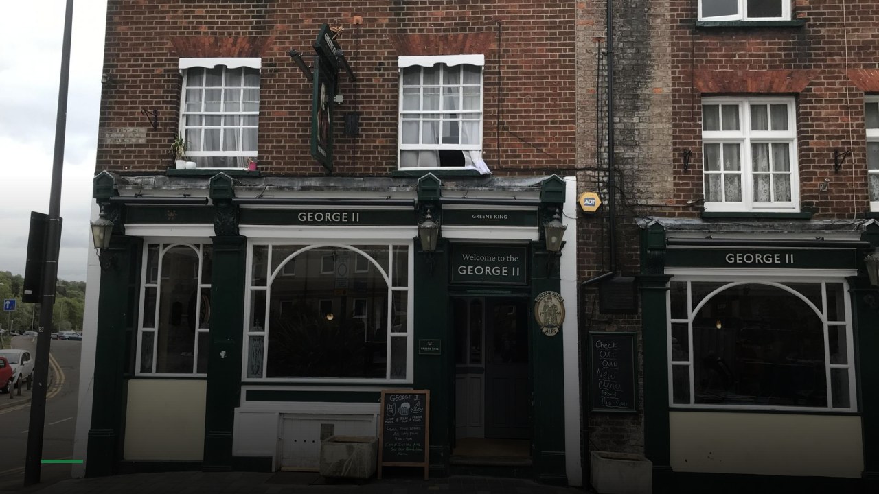 George Ⅱ - Sports Bars in Luton