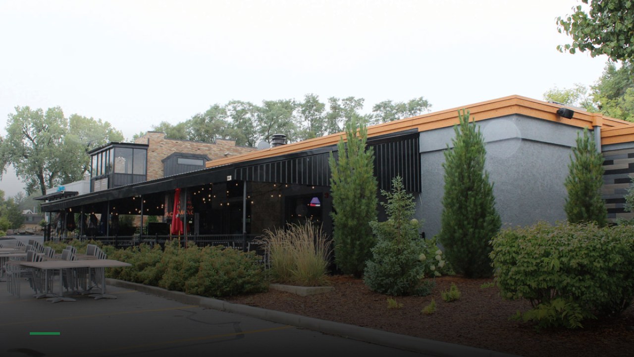 Gilroy's Kitchen + Pub + Patio - Sports Bars in Des Moines