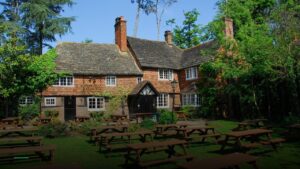 Goffs Manor — Pubs in Crawley