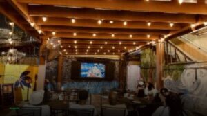 Half Moon Bar & Restaurant — Sports bars in New Orleans