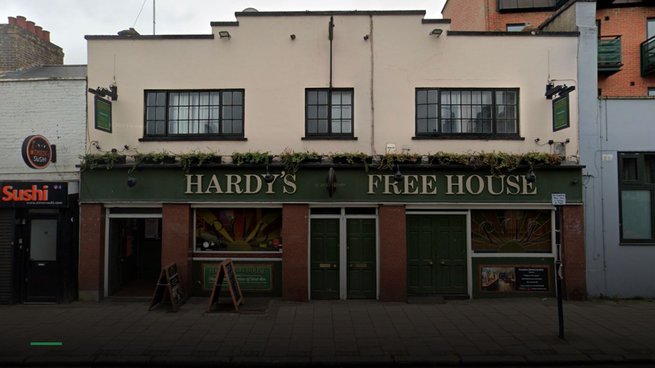 Hardy's Freehouse - Sports Bars in Crawley