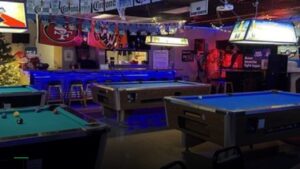 Harry’s Lounge — Sports bars in Sacramento