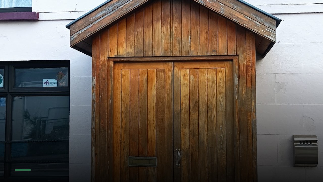 Healy's Bar - Sports Bars in Cork