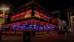 HiFi Kitchen Cocktails — Sports bars in Phoenix