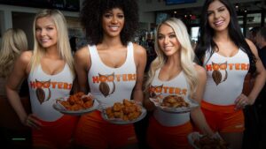 Hooters — Sports bars in New Orleans
