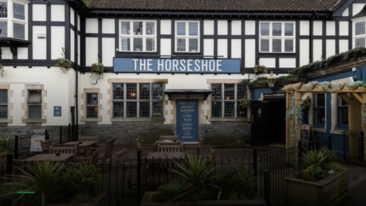 Horseshoe - Sports Bars in Bristol