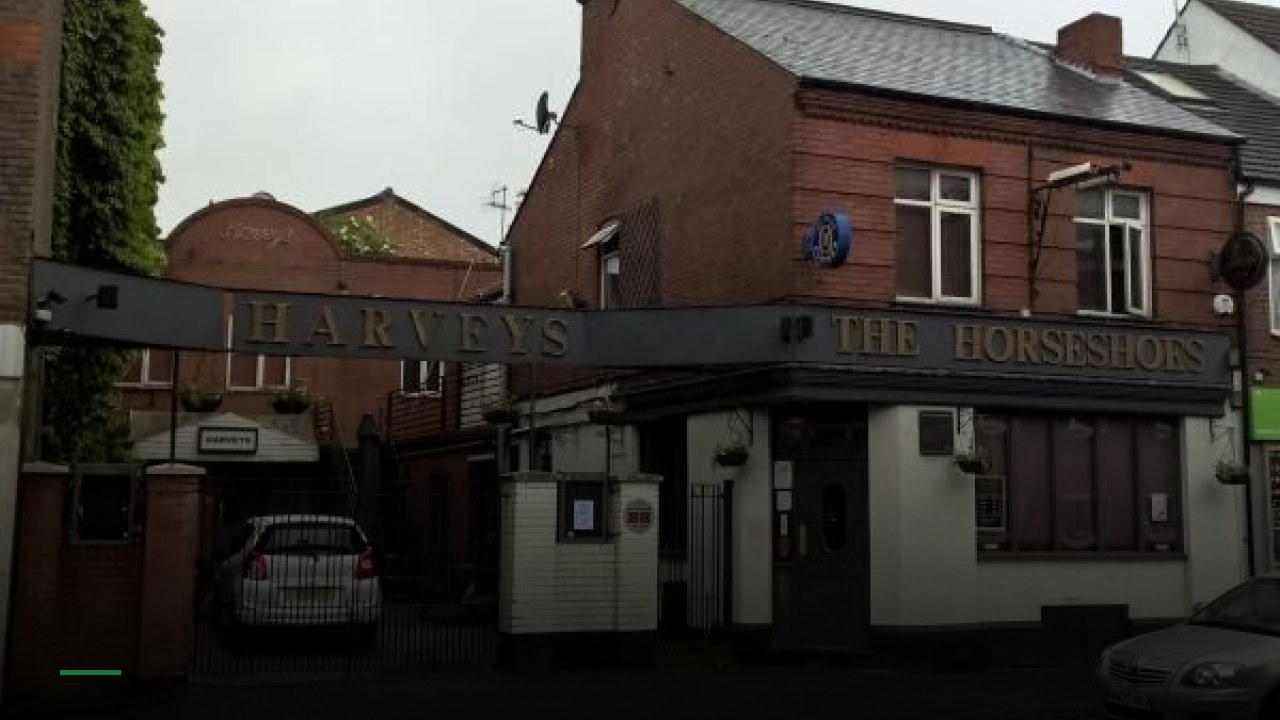 Horseshoe - Sports Bars in Luton