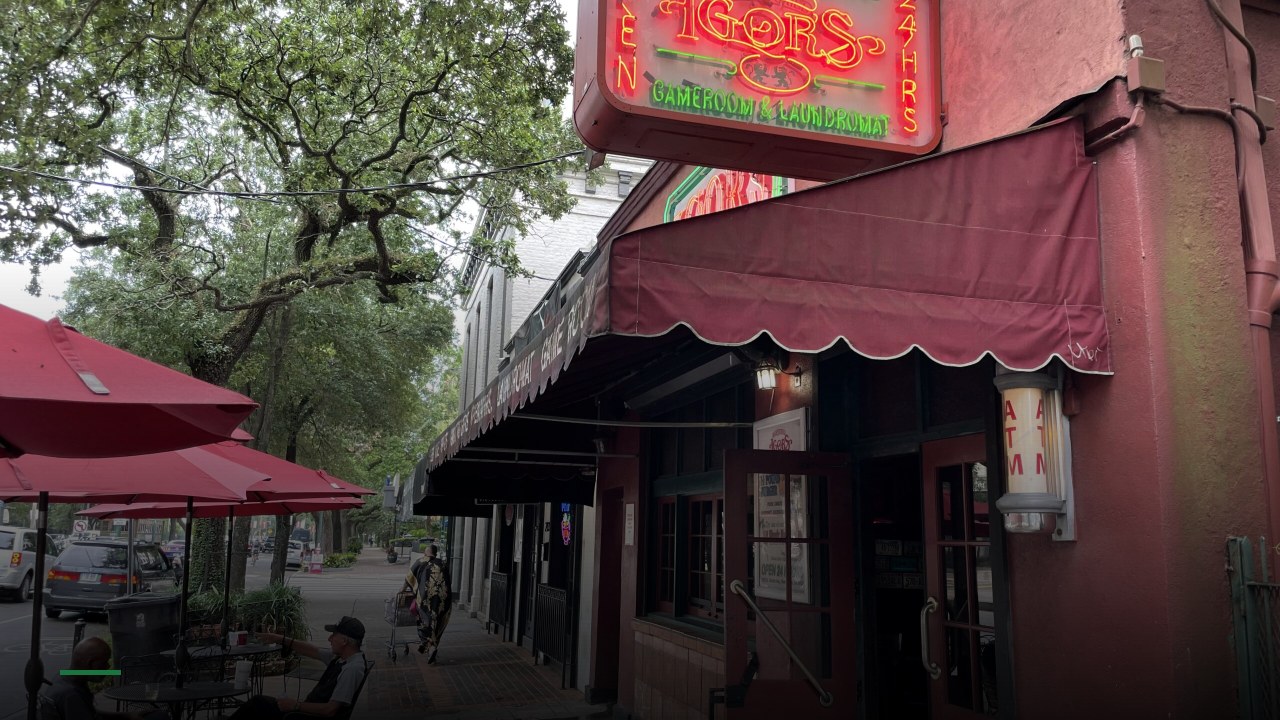 Igor’s Bar & Grill - Sports Bars in New Orleans