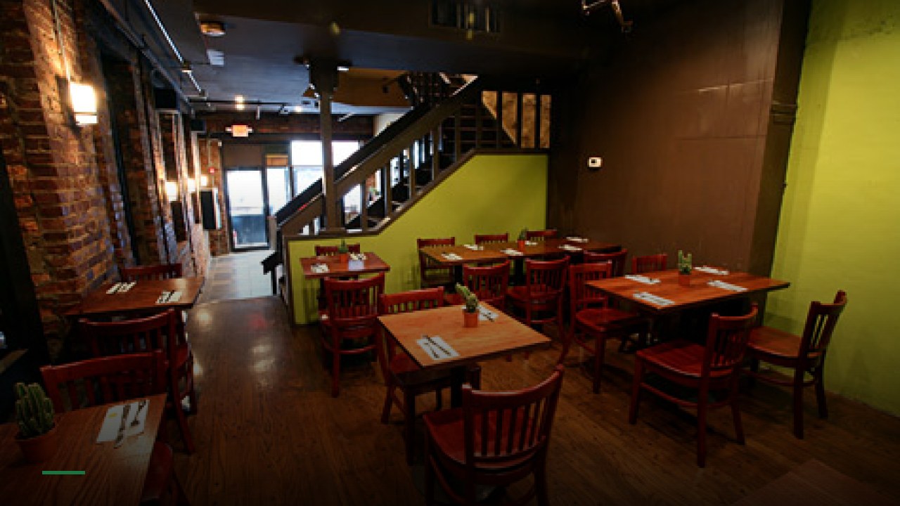 Jose Pistola's - Sports Bars in Philadelphia