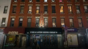 Keg & Lantern Greenpoint — Sports bars in New York