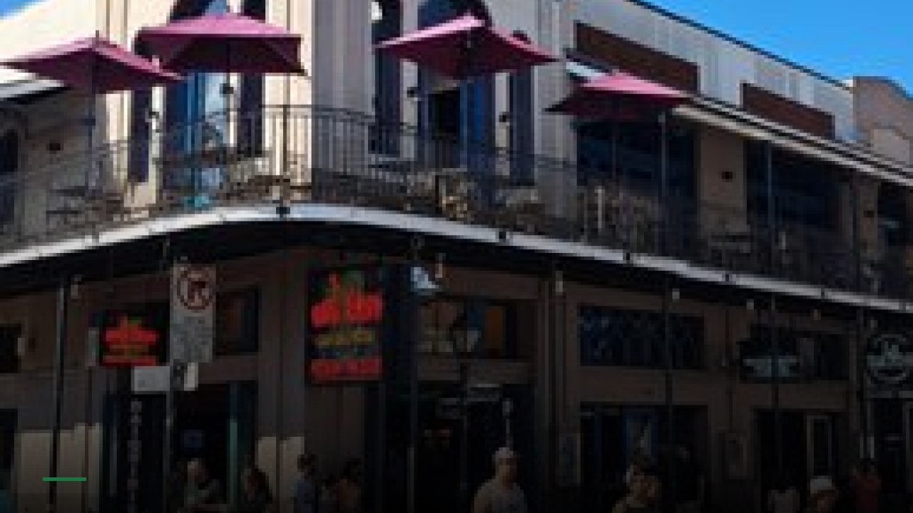 Le Bayou Restaurant & Oyster Bar - Sports Bars in New Orleans