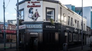 Lloyd’s Bar & Lounge — Pubs in Dublin