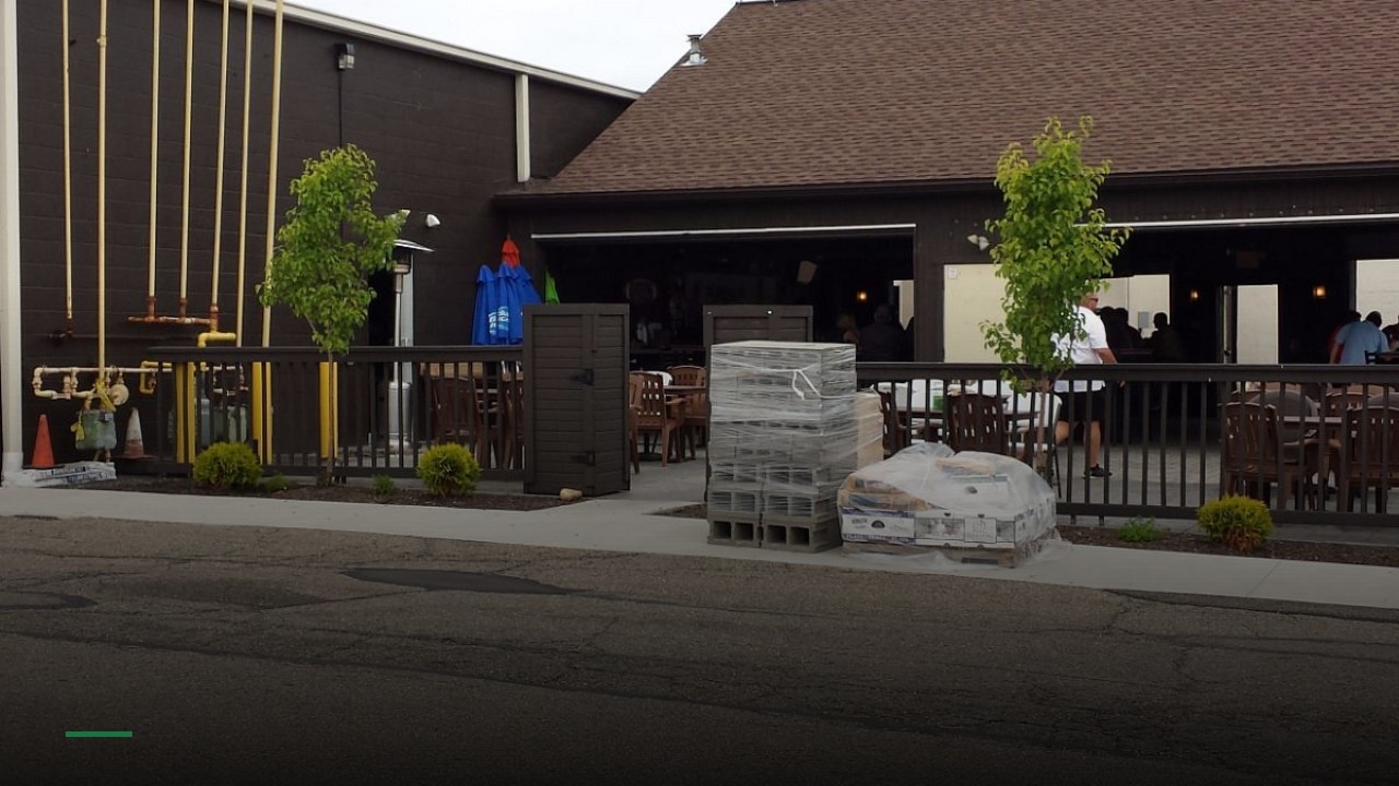 Loby's Bar & Grille - Sports Bars in Akron