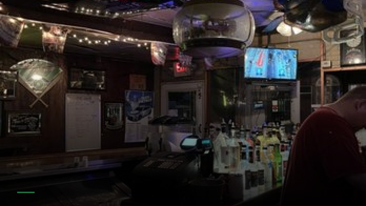 Louie's Cafe - Sports Bars in Toledo