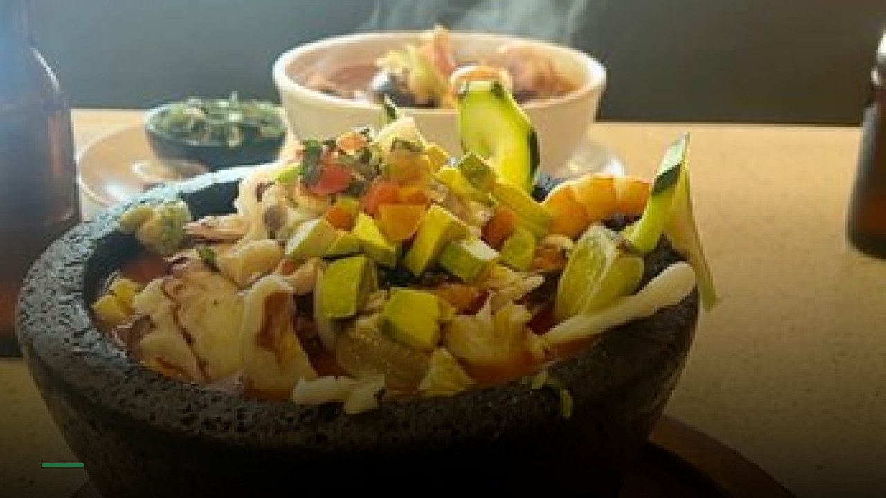 Mariscos El Pulpo Sports Bar & Grill - Sports Bars in Long Beach
