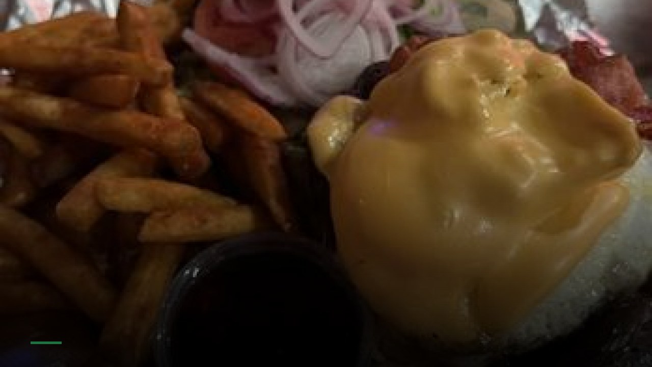 Marlow's Chill & Grill Sports Bar - Sports Bars in Detroit