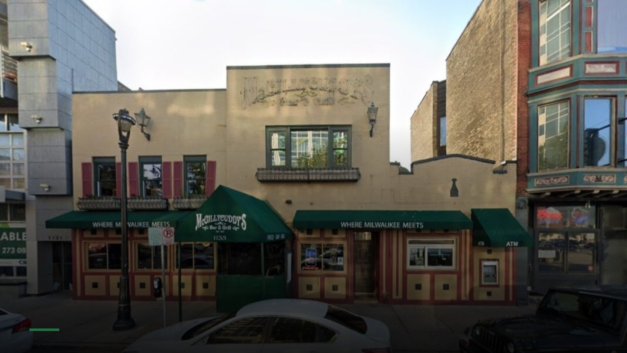 McGillycuddy's - Sports Bars in Milwaukee