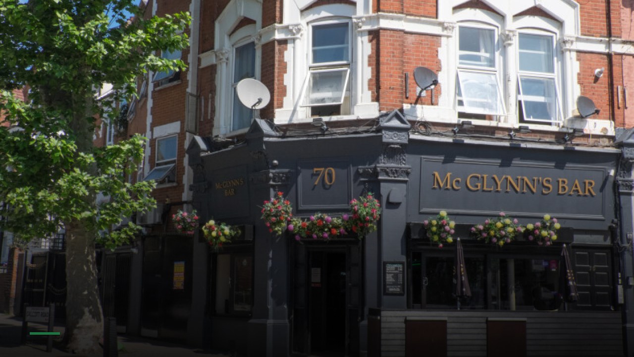 McGlynns Bar (Sports Bar) - Sports Bars in London