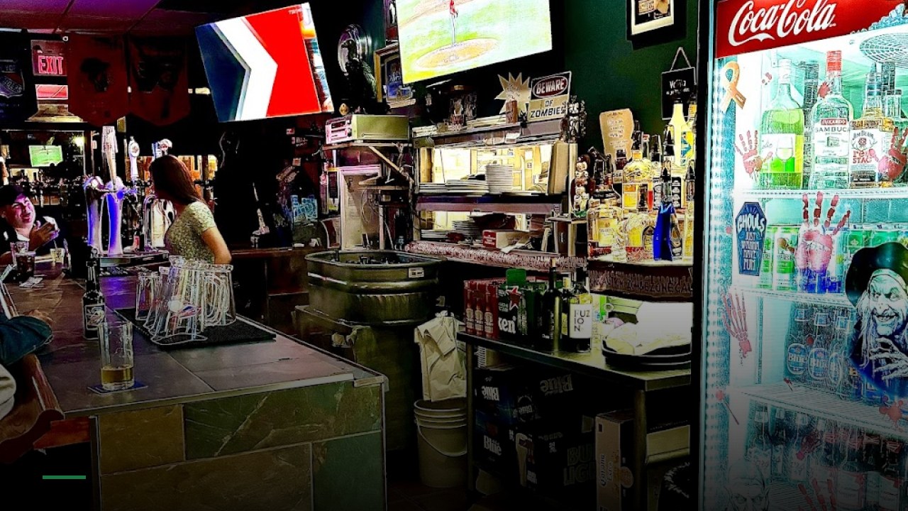 MD's SPORTS BAR and SMOKE HOUSE - Sports Bars in Detroit
