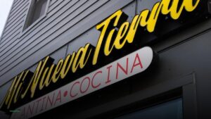 Watch MLB at Mi Nueva Tierra Cantina/Cocina in Chicago