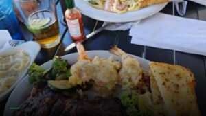 Pelican Isle Restaurant and Bar — Sports bars in Long Beach