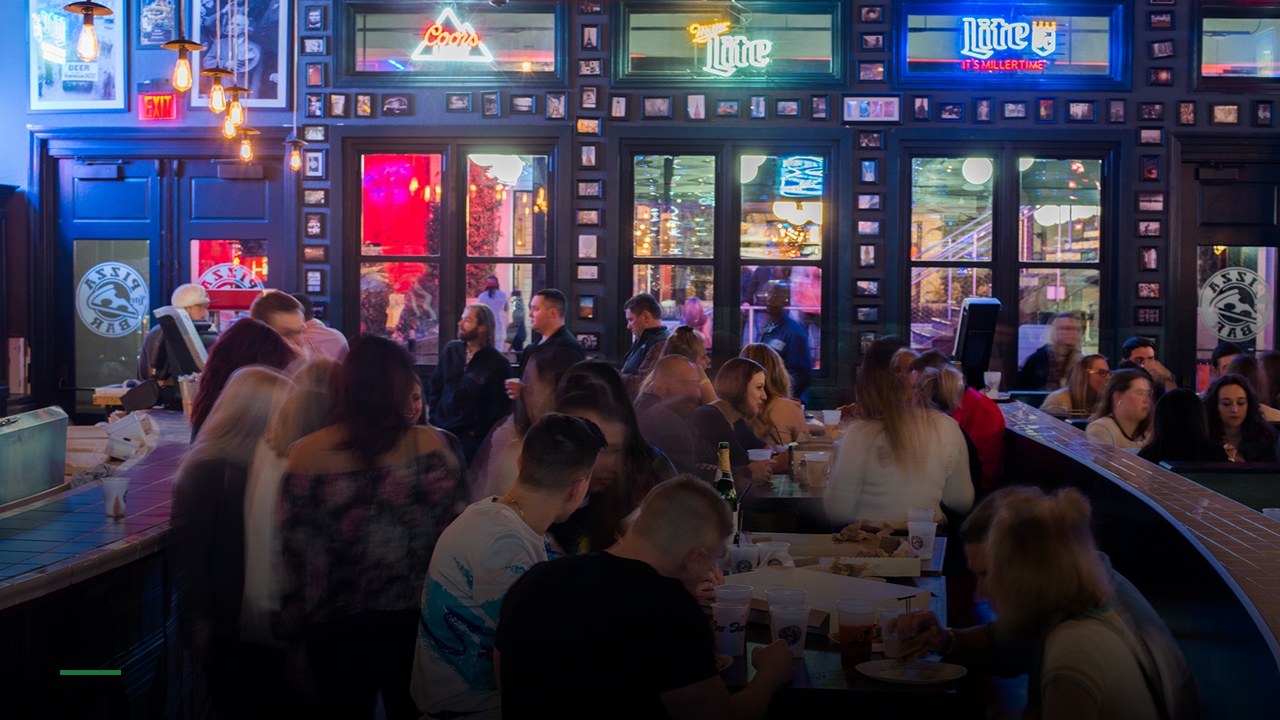 Pizza Bar - Sports Bars in Kansas City