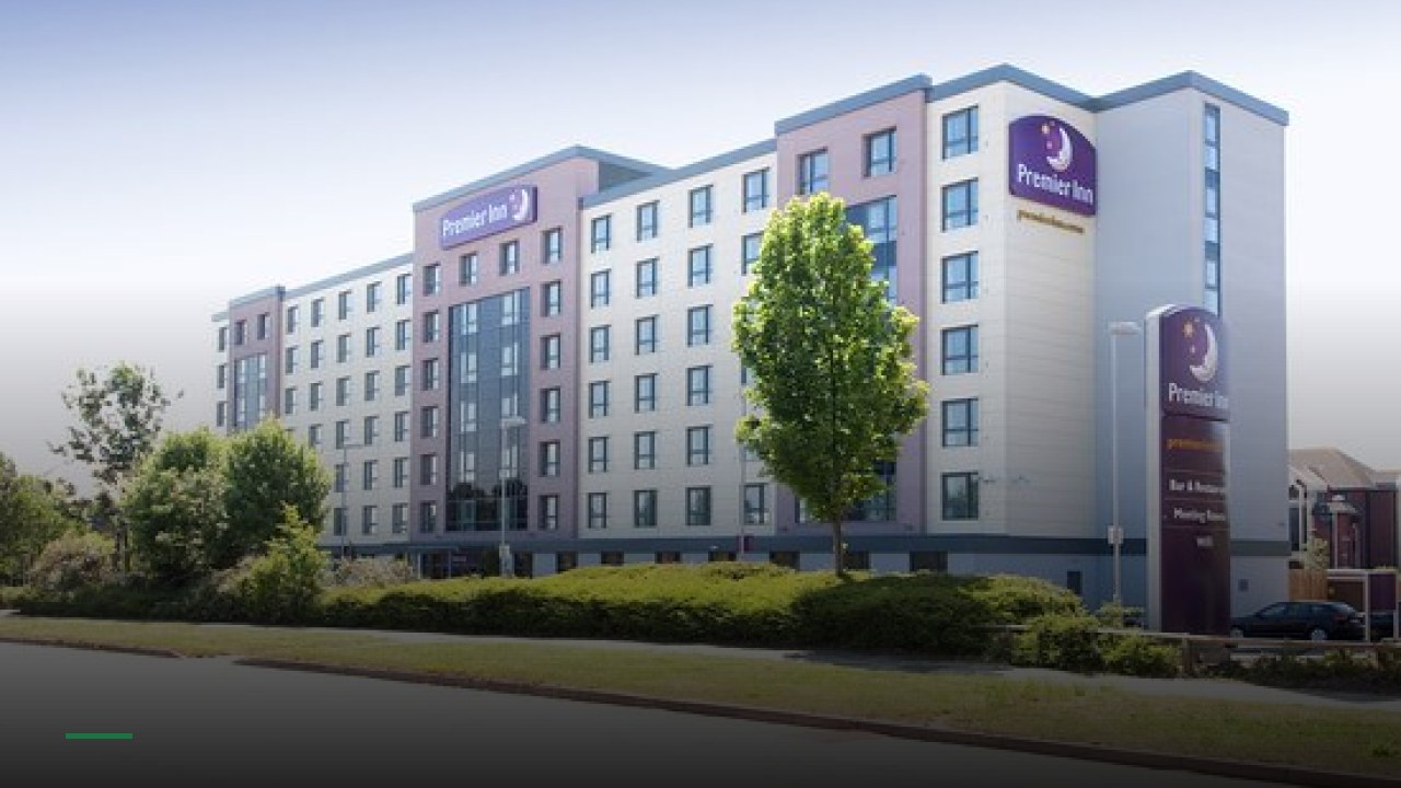 Premier Inn London Gatwick Airport (Manor Royal) hotel - Sports Bars in Crawley