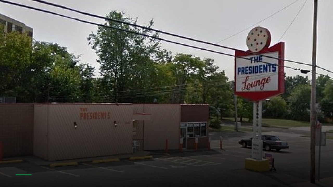 President's Lounge - Sports Bars in Akron