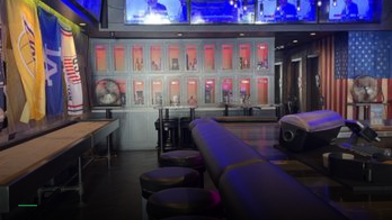 R Bar - Sports Bars in Long Beach