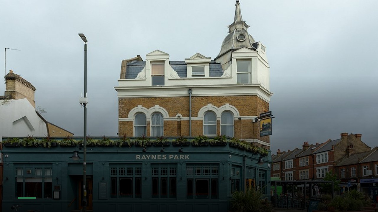 Raynes Park Tavern - Sports Bars in Watford