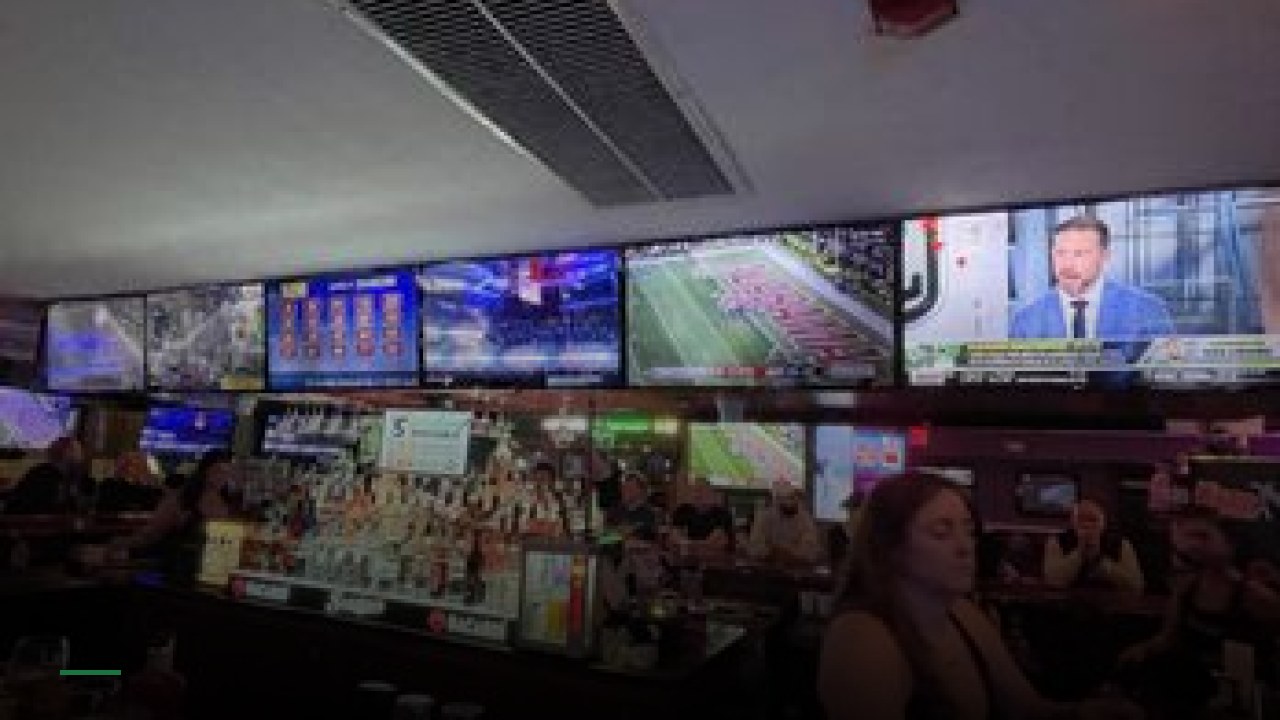 Sidelines Sports Bar & Grill - Sports Bars in Detroit