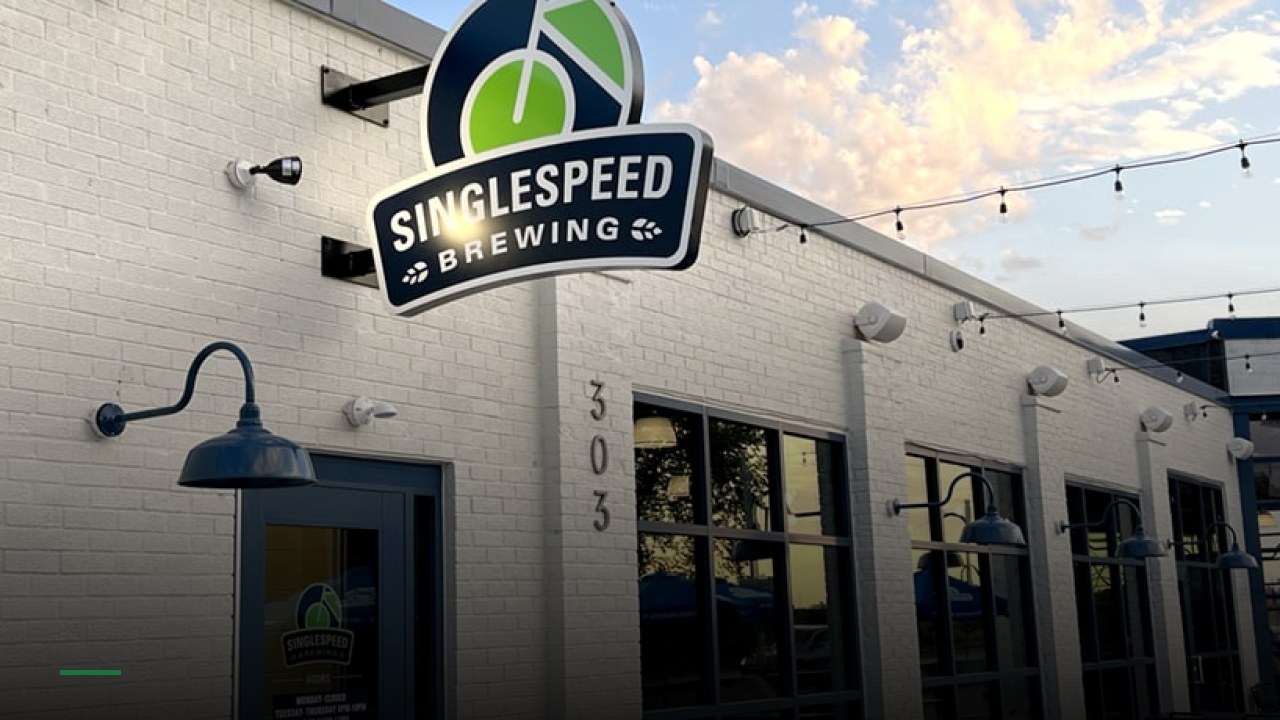 SingleSpeed Brewing Co - DSM TapRoom - Sports Bars in Des Moines