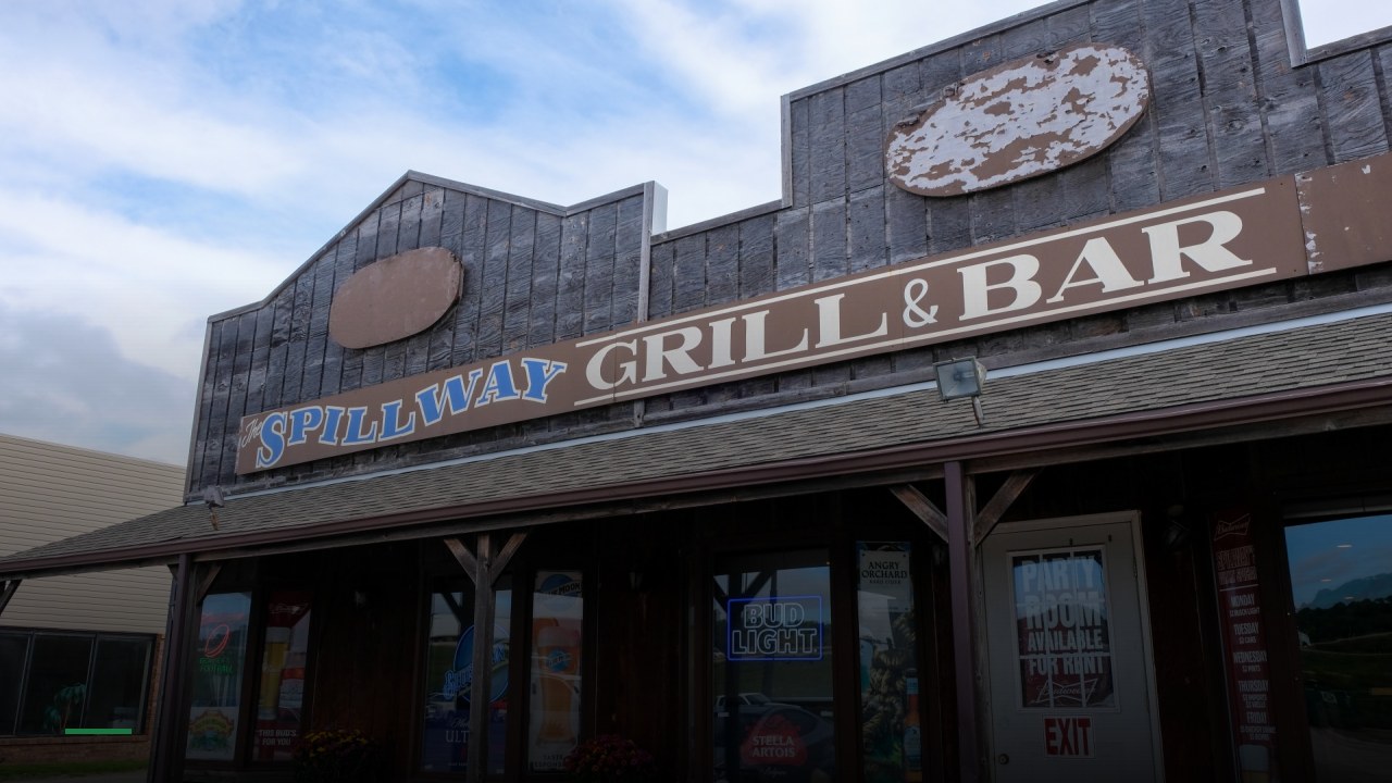 Spillway Grill & Bar - Sports Bars in Omaha