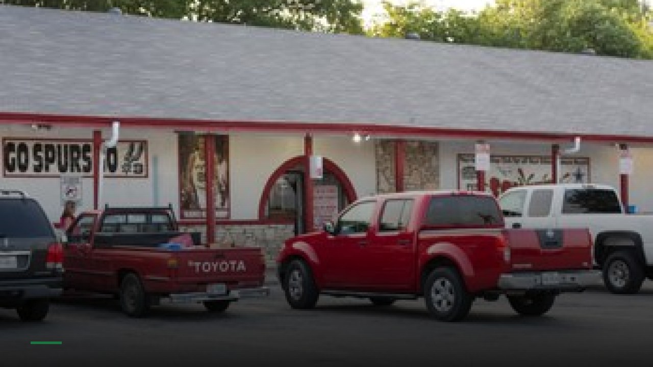 Squeeze Inn Sports Bar & Club - Sports Bars in San Antonio