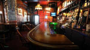 Watch MLB at Swingin' Door Exchange in Milwaukee