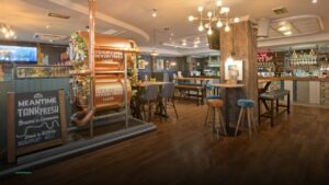 The Bay and Bracket, Victoria — Pubs in London